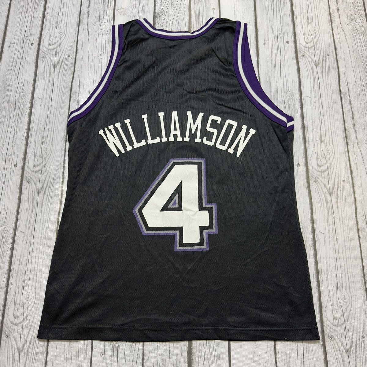 Champion × NBA × Vintage Vintage Sacramento Kings jersey Size US M / EU 48-50 / 2 - 2 Thumbnail