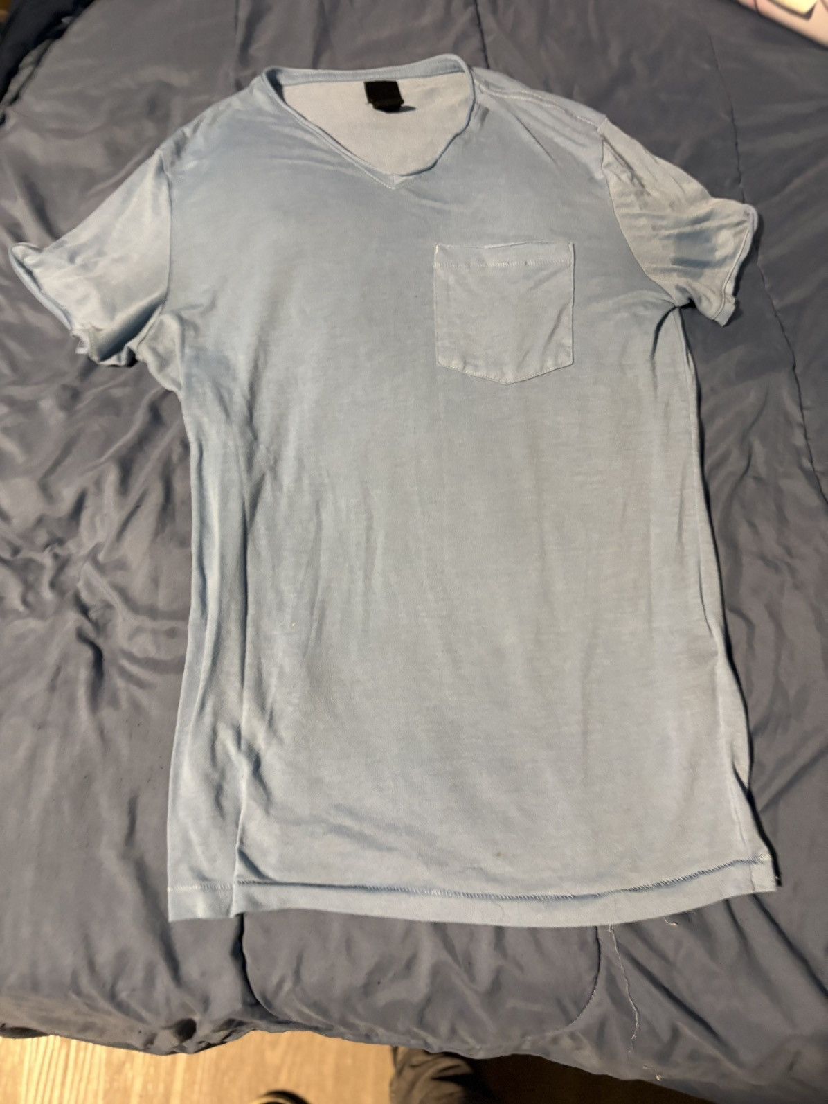 H&M Men's Light Blue V-Neck Short Sleeve T with Chest Pocket Size US L / EU 52-54 / 3 - 4 Thumbnail