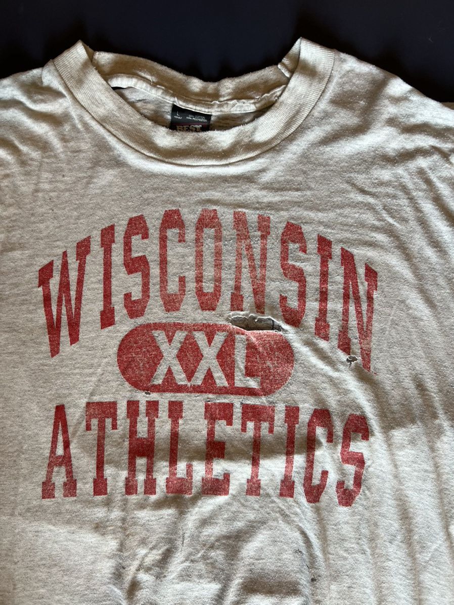 Fruit Of The Loom Distressed Vintage Wisconsin Athletics Size US L / EU 52-54 / 3 - 2 Thumbnail