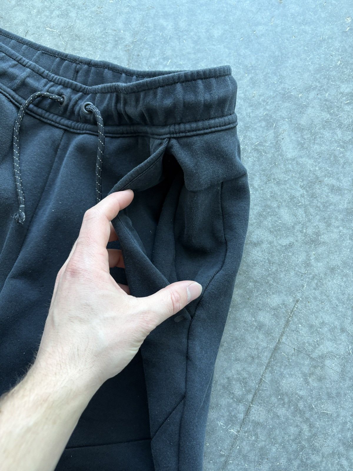 Nike Black Nike Tech Sweatpants Size Small Size US 28 / EU 44 - 3 Thumbnail