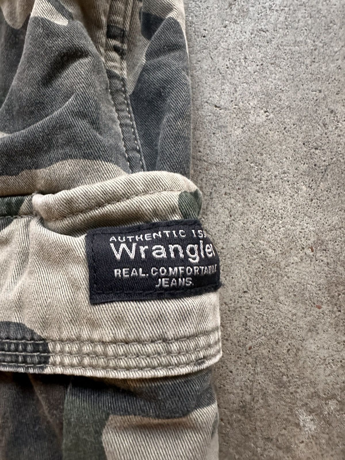 Vintage × Wrangler Y2K Wrangler Quilted Camo Cargo Pants Size US 36 / EU 52 - 4 Thumbnail