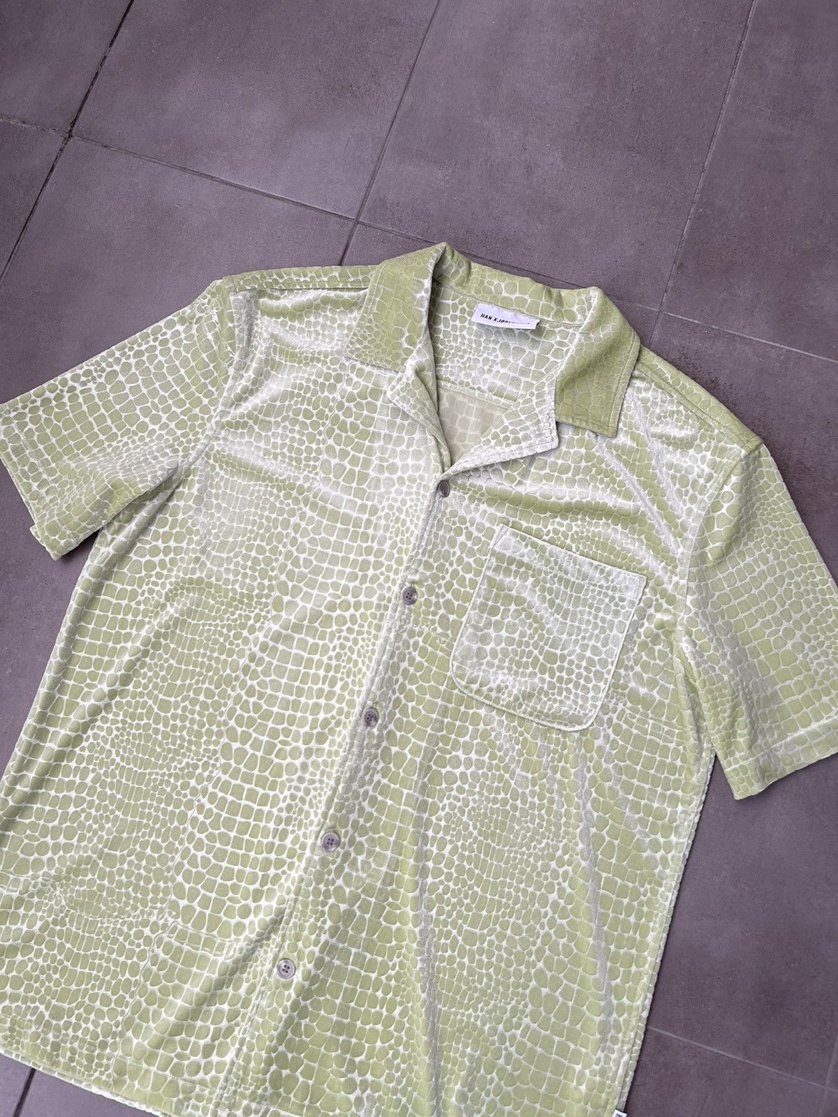 Han Kjobenhavn !DS! SS21 Han Kjobenhavn Pale Green Croc Skin Summer Shirt Size US M / EU 48-50 / 2 - 13 Thumbnail