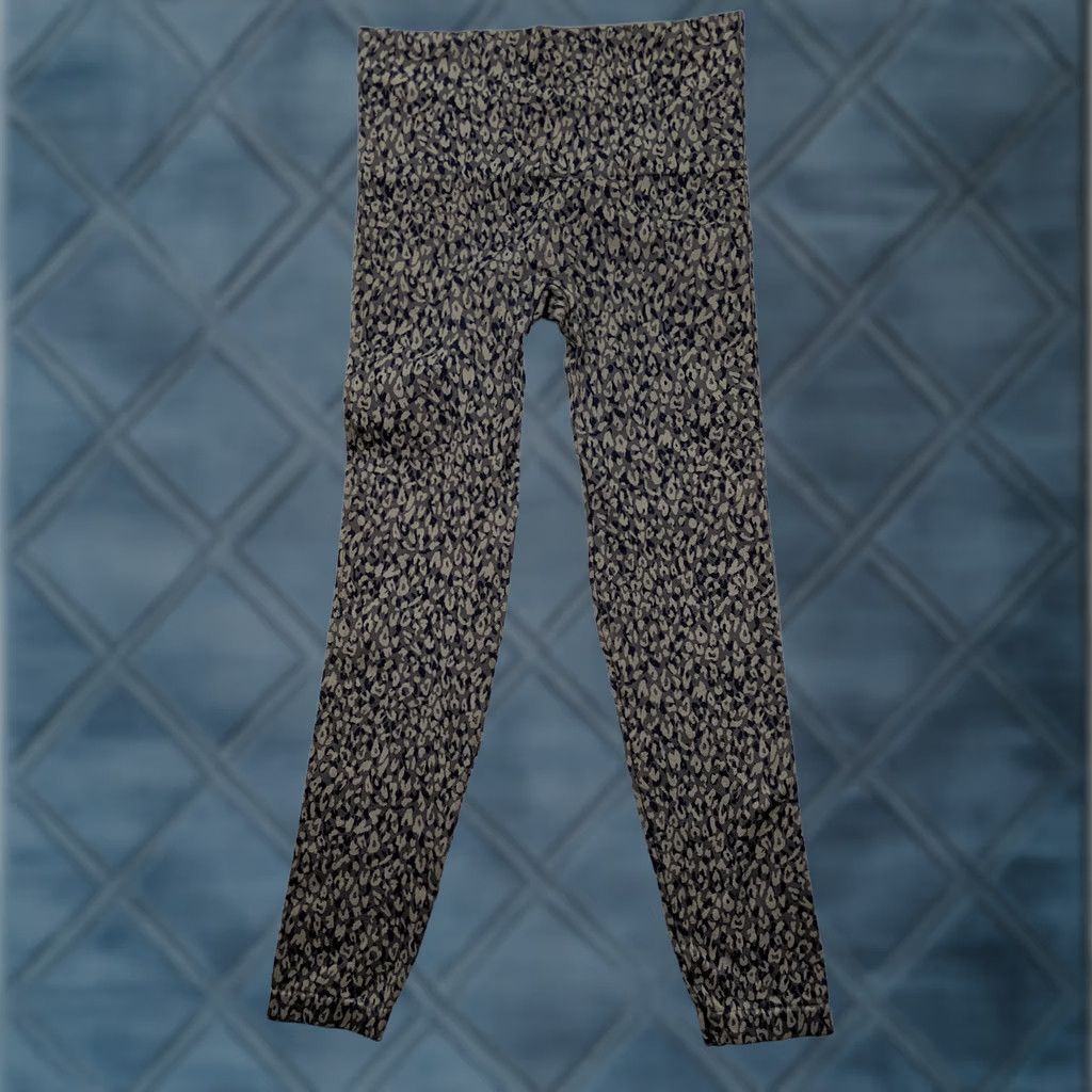 Spanx Spanx Womens L Beige Leopard Camo Legging Skinny Yoga Compression Mid Rise Size 36" / US 14 / IT 50 - 1 Thumbnail