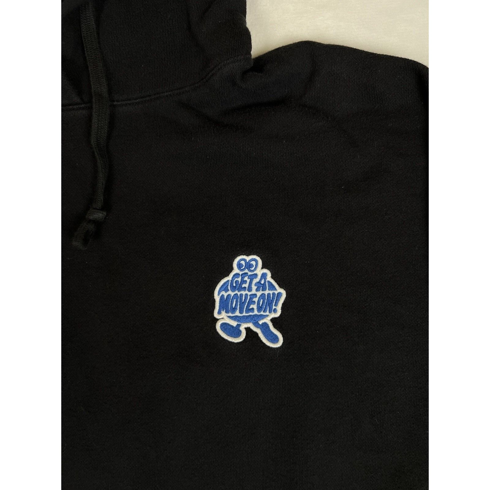 Uniqlo Uniqlo x Verdy Hoodie Sweatshirt Size Large “Get A Move On” Size US L / EU 52-54 / 3 - 3 Thumbnail