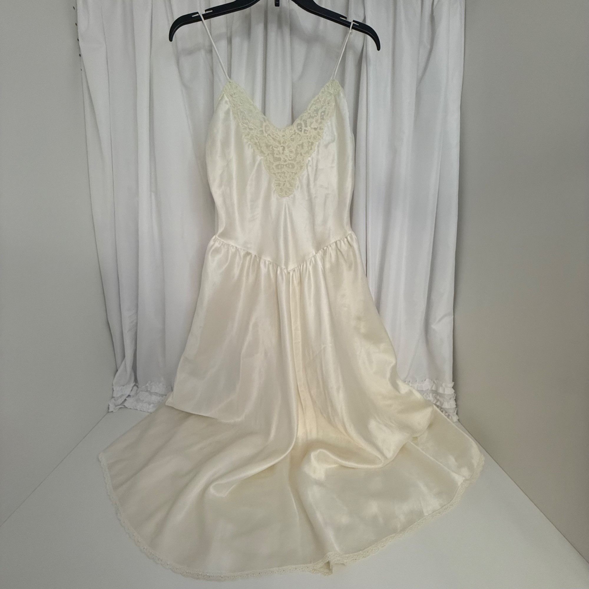 Victoria's Secret Vintage Victorias Secret Gold Label Ivory Satin & Lace  Chemi | Grailed