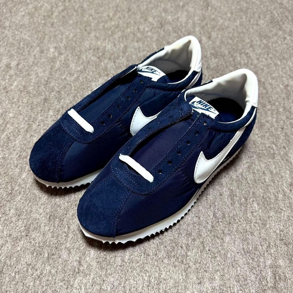 Nike VINTAGE Nike 1995 Cortez Midnight Navy White Sneaker Men Us8 Japan Size US 8 / EU 41 - 3 Thumbnail
