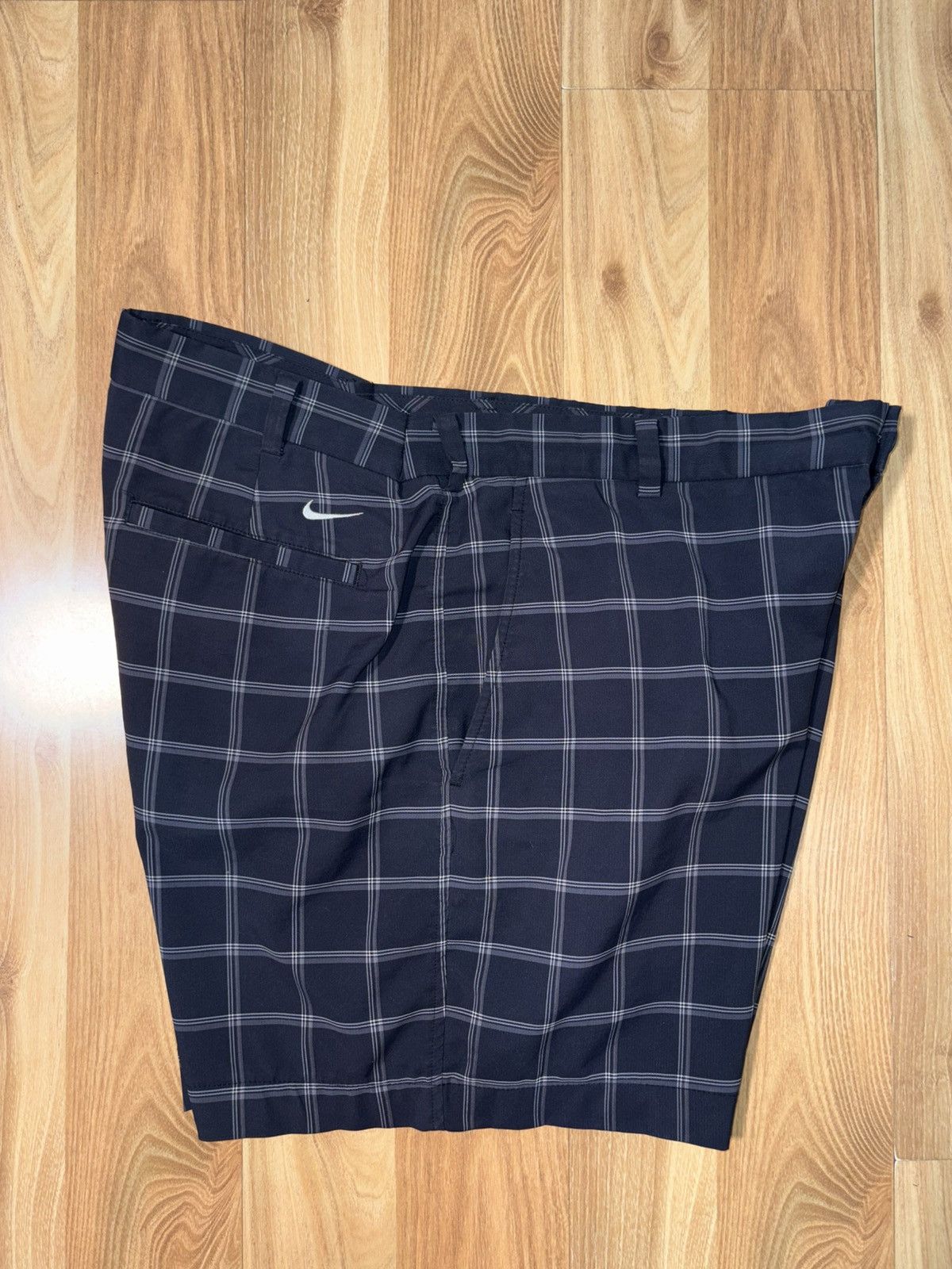 Nike Nike Golf Black chequered button up shorts size 36 Size US 36 / EU 52 - 4 Thumbnail