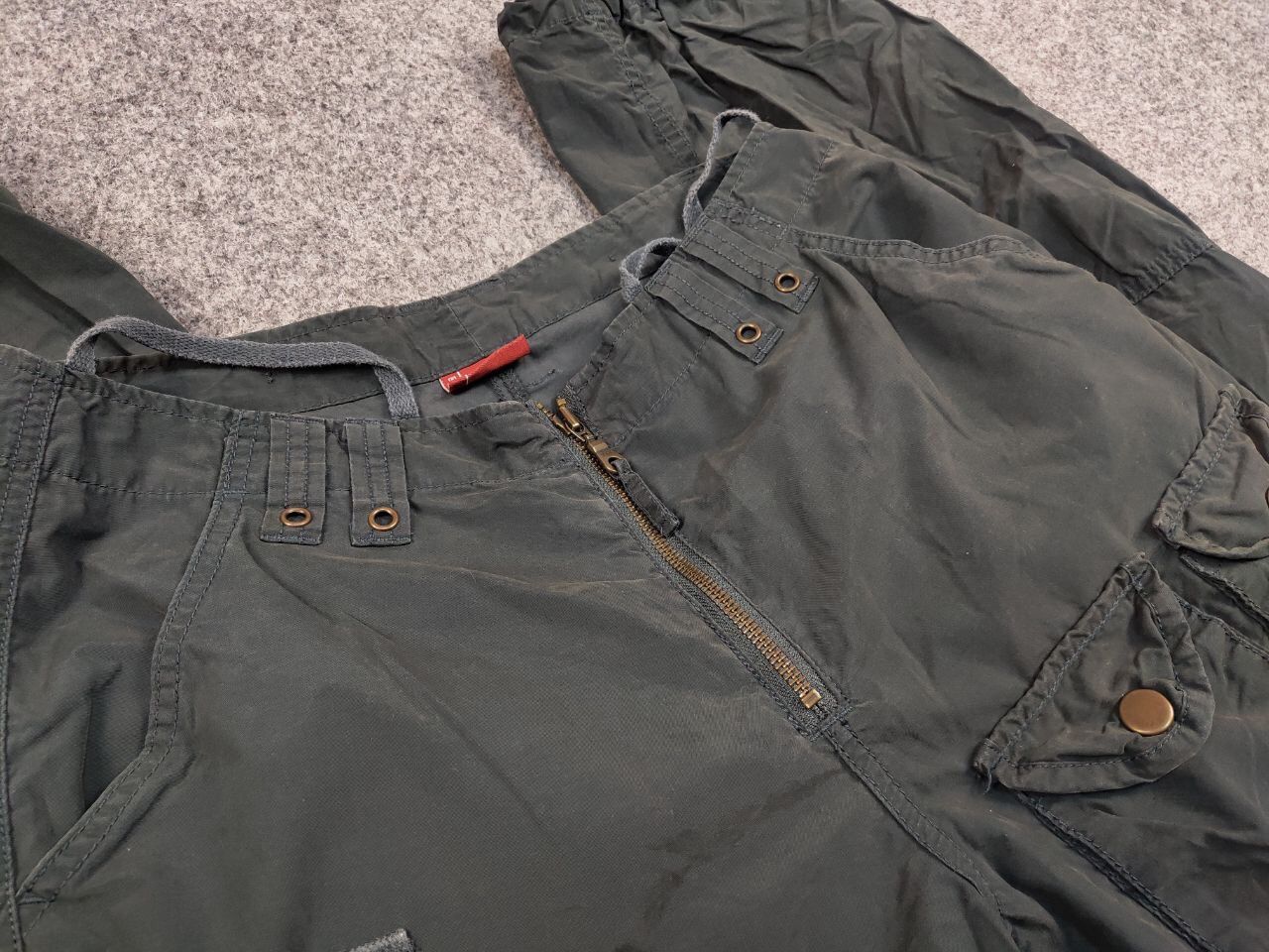 Japanese Brand Vintage 90's Japanese Design Faded Multi pocket Cargo Pants Size US 30 / EU 46 - 16 Thumbnail