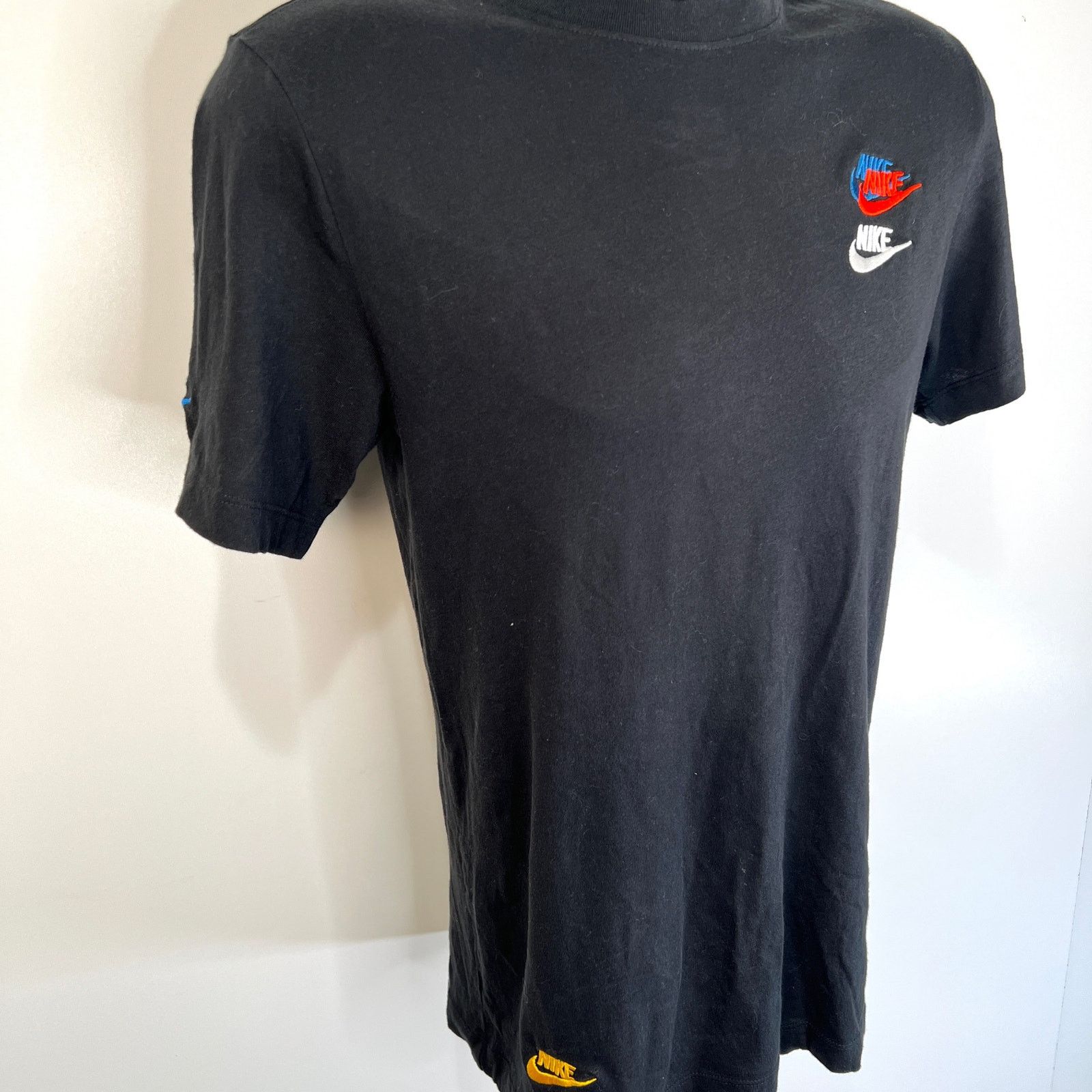 Nike Nike Sportswear NSW Club Essentials T-Shirt Logo Embroidery Size US S / EU 44-46 / 1 - 11 Thumbnail