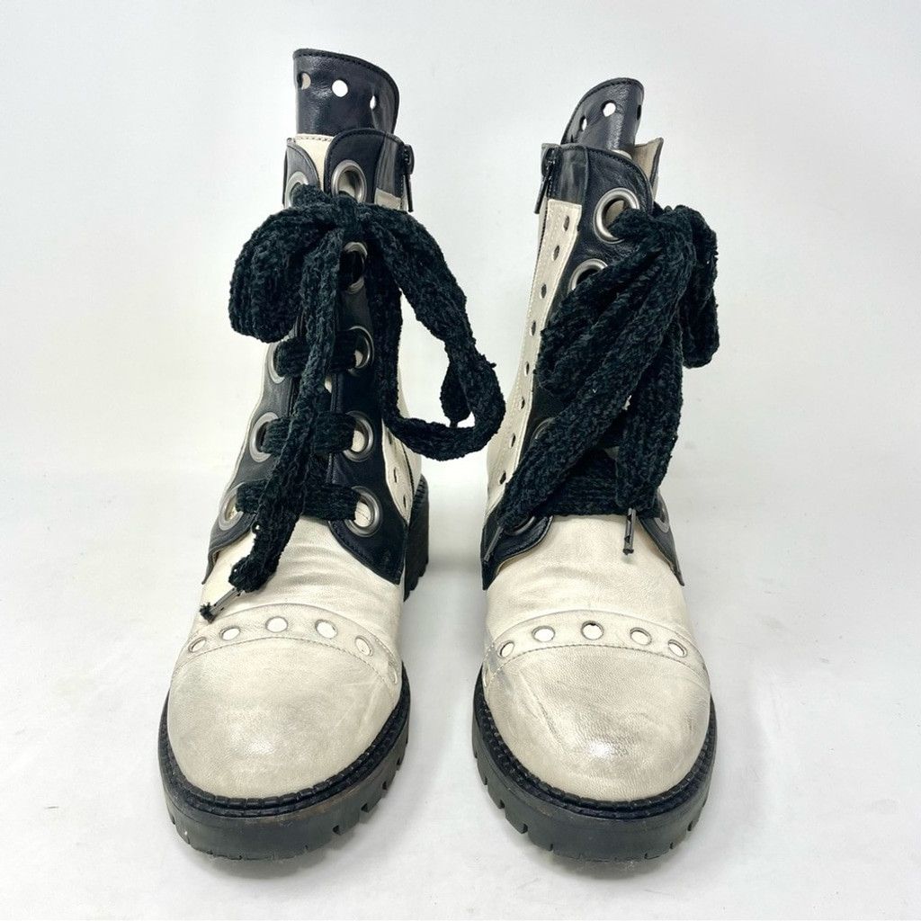 Other CASTA Ivory& Black Butter Soft Leather Combat Boots Size 37 Size US 7 / IT 37 - 3 Thumbnail