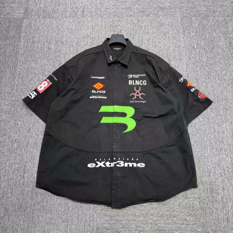 Balenciaga Balenciaga Art Print Letter Shirt short sleeved Size US L / EU 52-54 / 3 - 1 Thumbnail