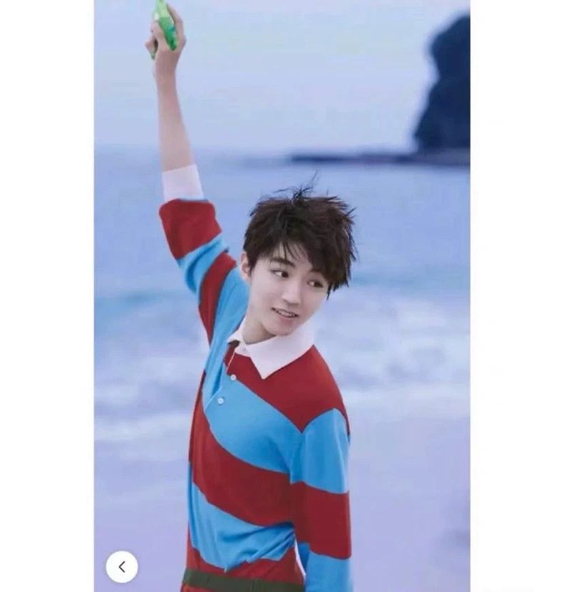 Gucci Gucci Red and blue color-blocked long-sleeved sweater 2502- Size US M / EU 48-50 / 2 - 6 Thumbnail