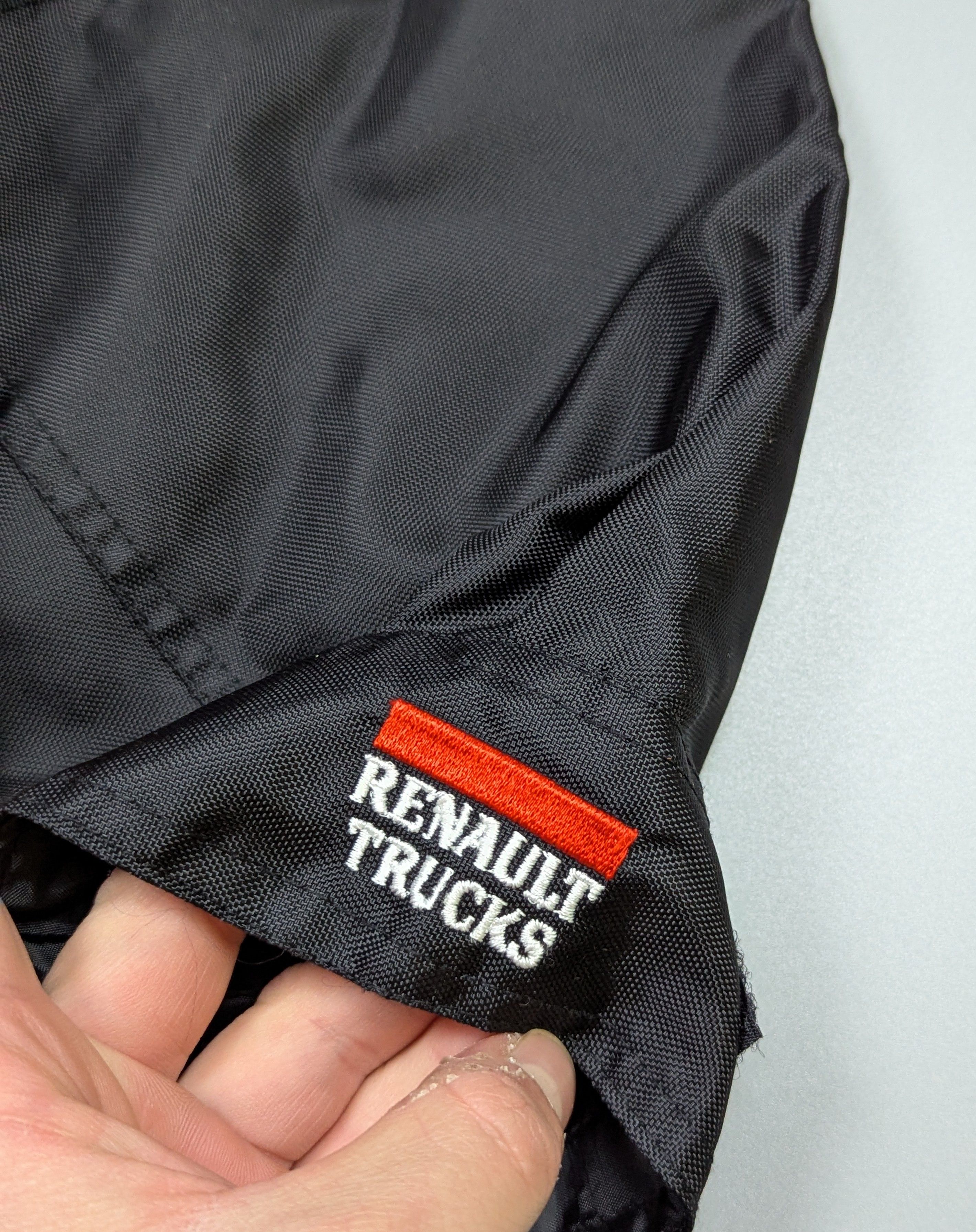 Vintage Renault Trucks Lightweight Windbreaker Jacket Black Size XL Size US XL / EU 56 / 4 - 16 Thumbnail