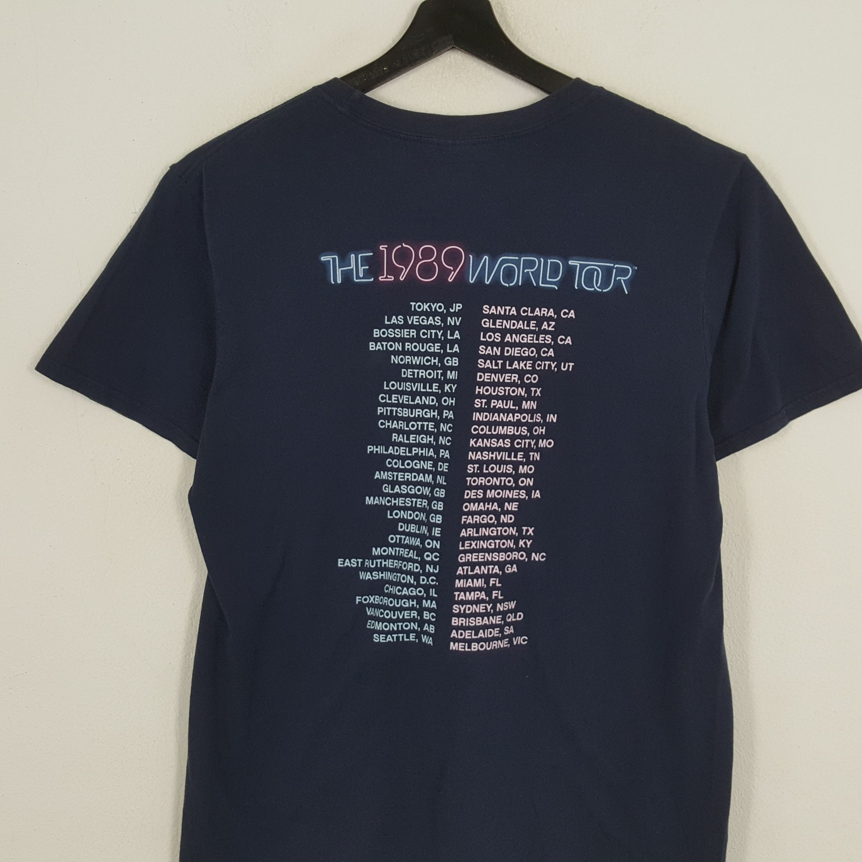 Band Tees × Vintage TAYLOR SWIFT American Singer Music Tour Tshirt Size US L / EU 52-54 / 3 - 4 Thumbnail