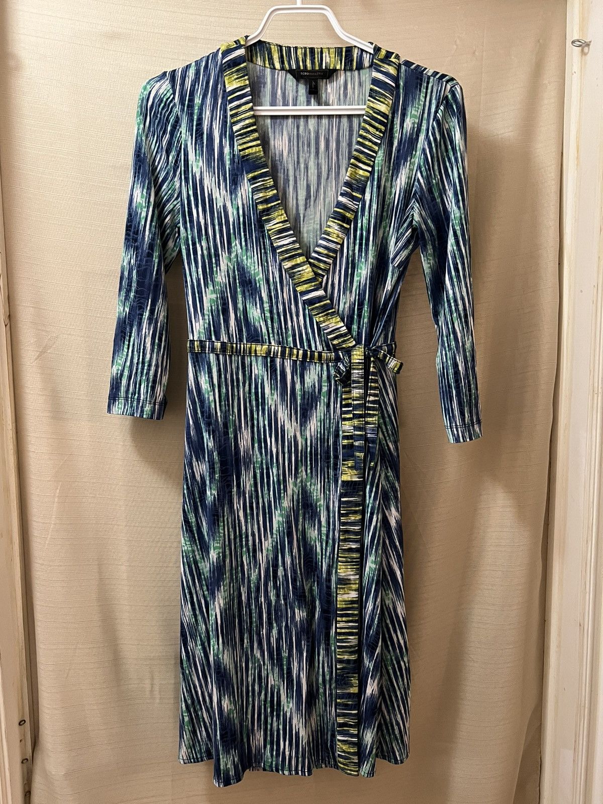 Bcbgmaxazria Bcbgmaxazria wrap dress size small Size S / US 4 / IT 40 - 1 Thumbnail