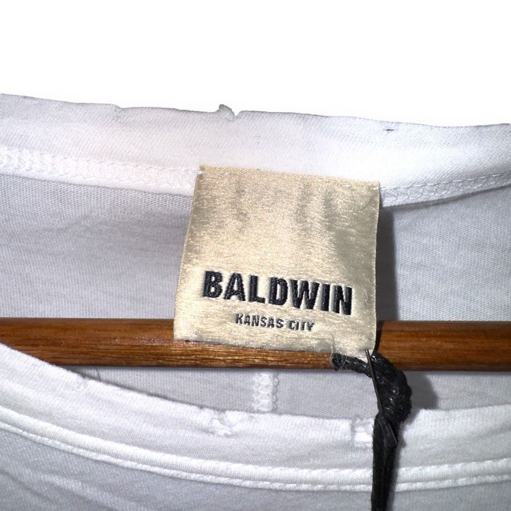 Baldwin NWT Baldwin Kansas City L/S Distressed Crew Tee in White Sz M Size US M / EU 48-50 / 2 - 2 Thumbnail