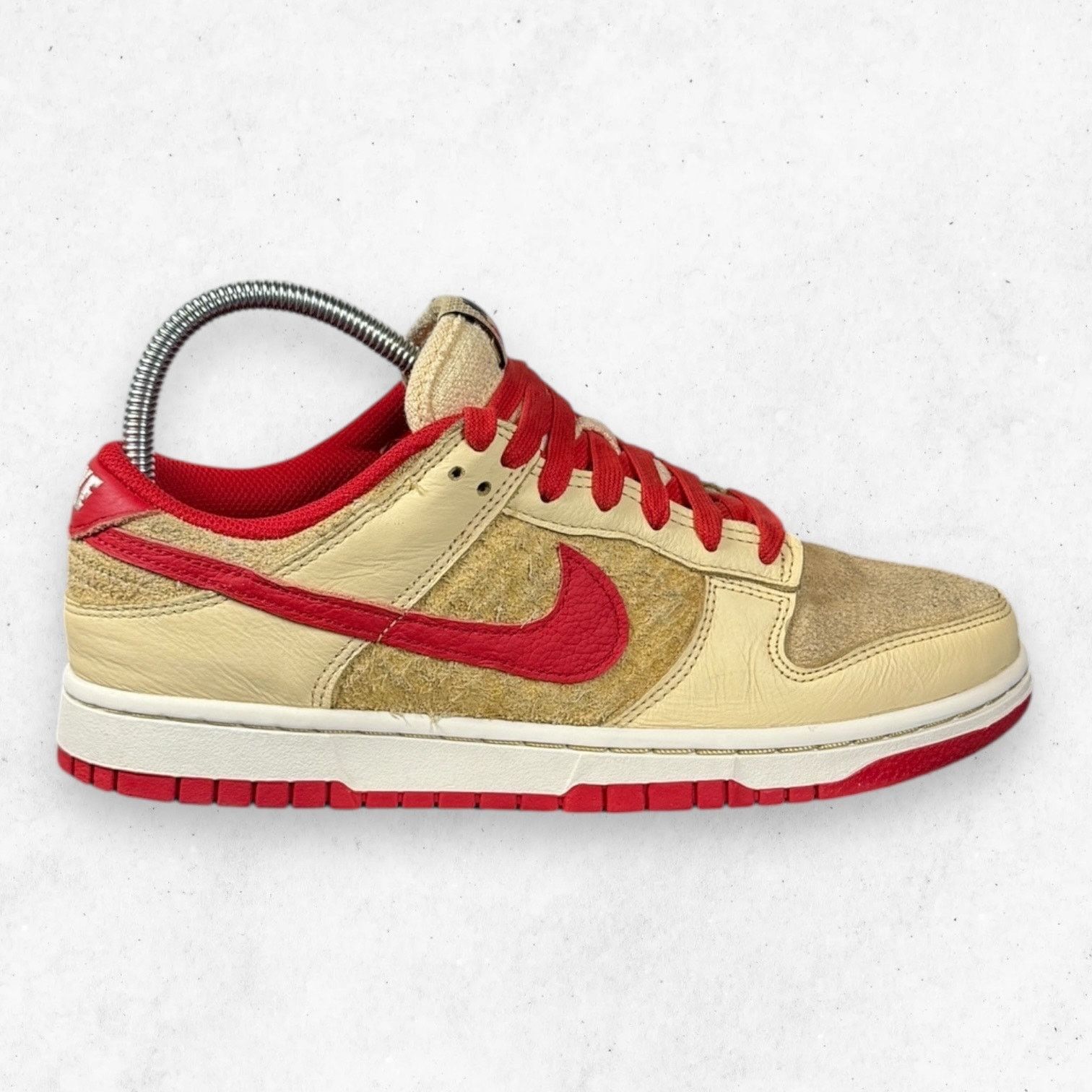 Nike Nike Dunk Low SE Strawberry Waffle Size 8 HJ9100-294 Size US 8 / EU 41 - 1 Thumbnail