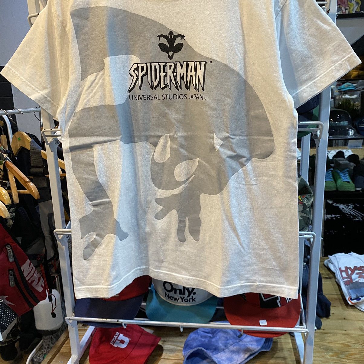 Universal Studios Vintage Spiderman T-shirt Size US M / EU 48-50 / 2 - 4 Thumbnail