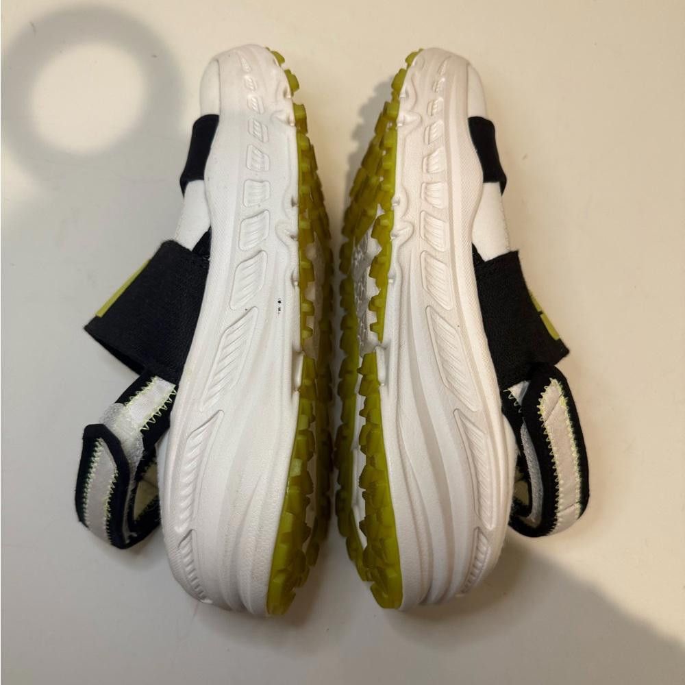 Ugg UGG Slingback Runner Sneaker Sandal White Black & Yellow 6 Size US 6 / IT 36 - 8 Thumbnail