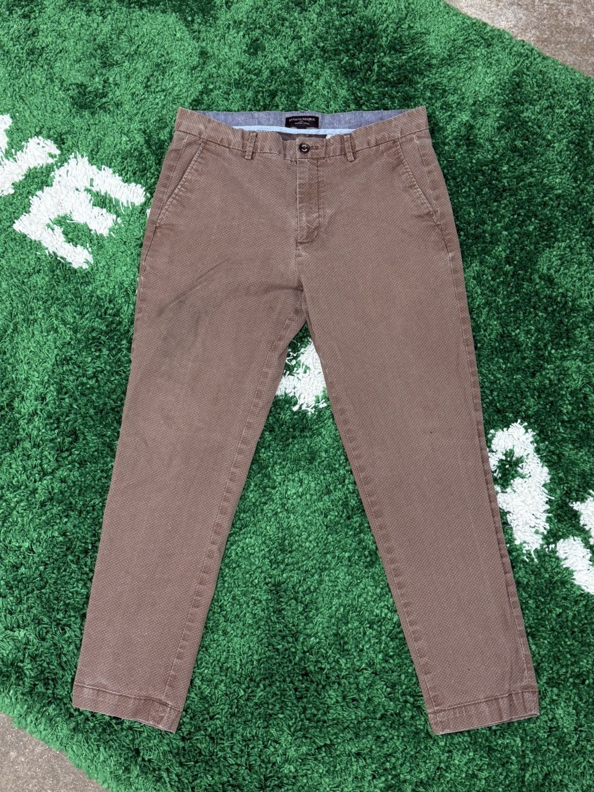 Banana Republic Banana Republic Brown Mason Pattern Chino Pants Sz. 34 x 30 Size US 34 / EU 50 - 1 Thumbnail