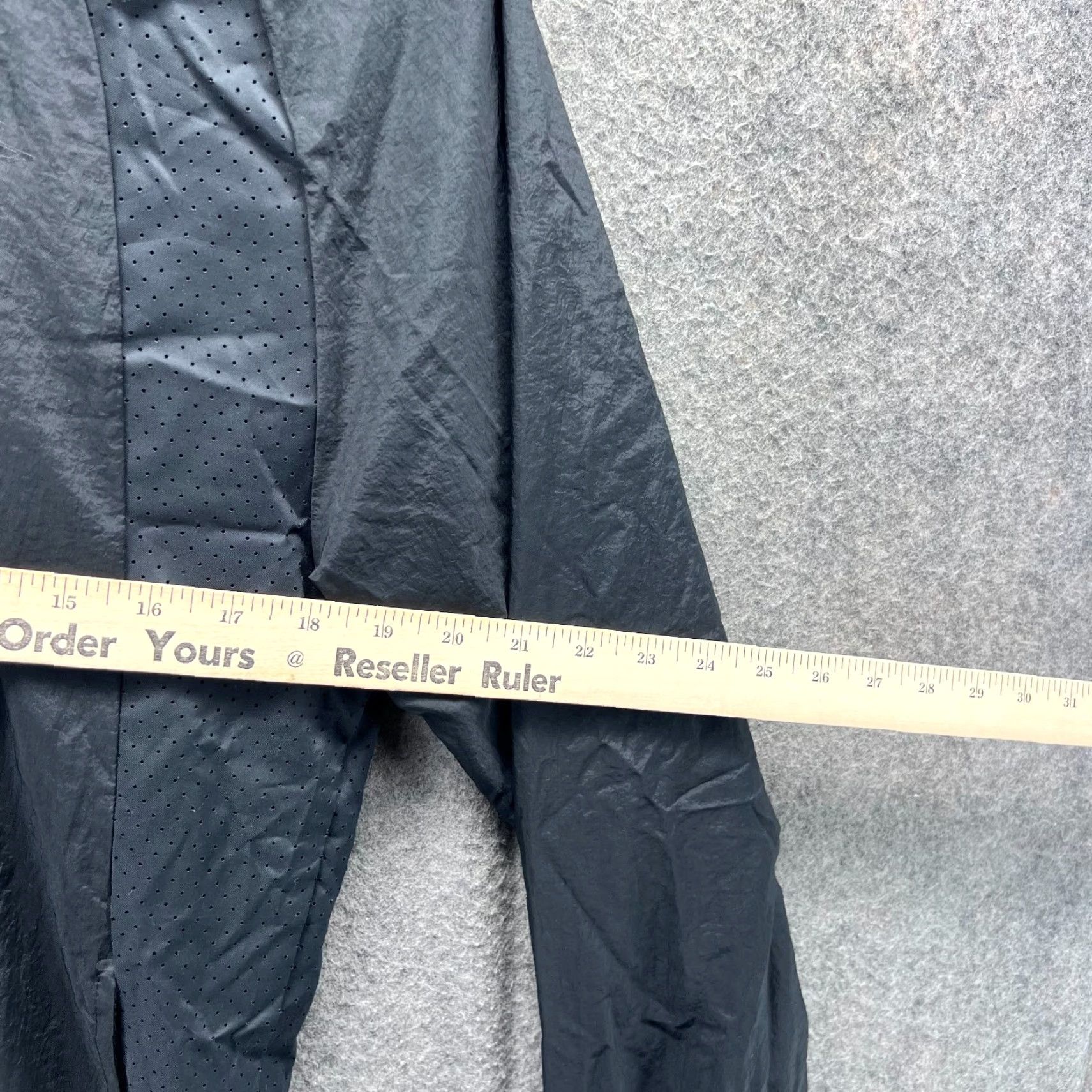 Jordan Brand VINTAGE Jordan Windbreaker Jacket Mens Medium Black Lightweight 843100-010 Logo 90s Size US M / EU 48-50 / 2 - 6 Thumbnail