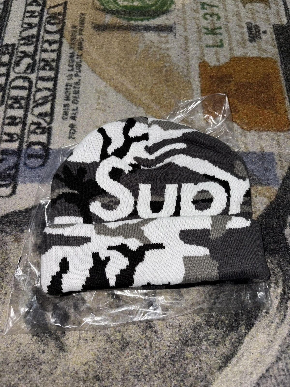 Supreme Supreme Big Logo Beanie Snow Camo Size ONE SIZE - 1 Thumbnail