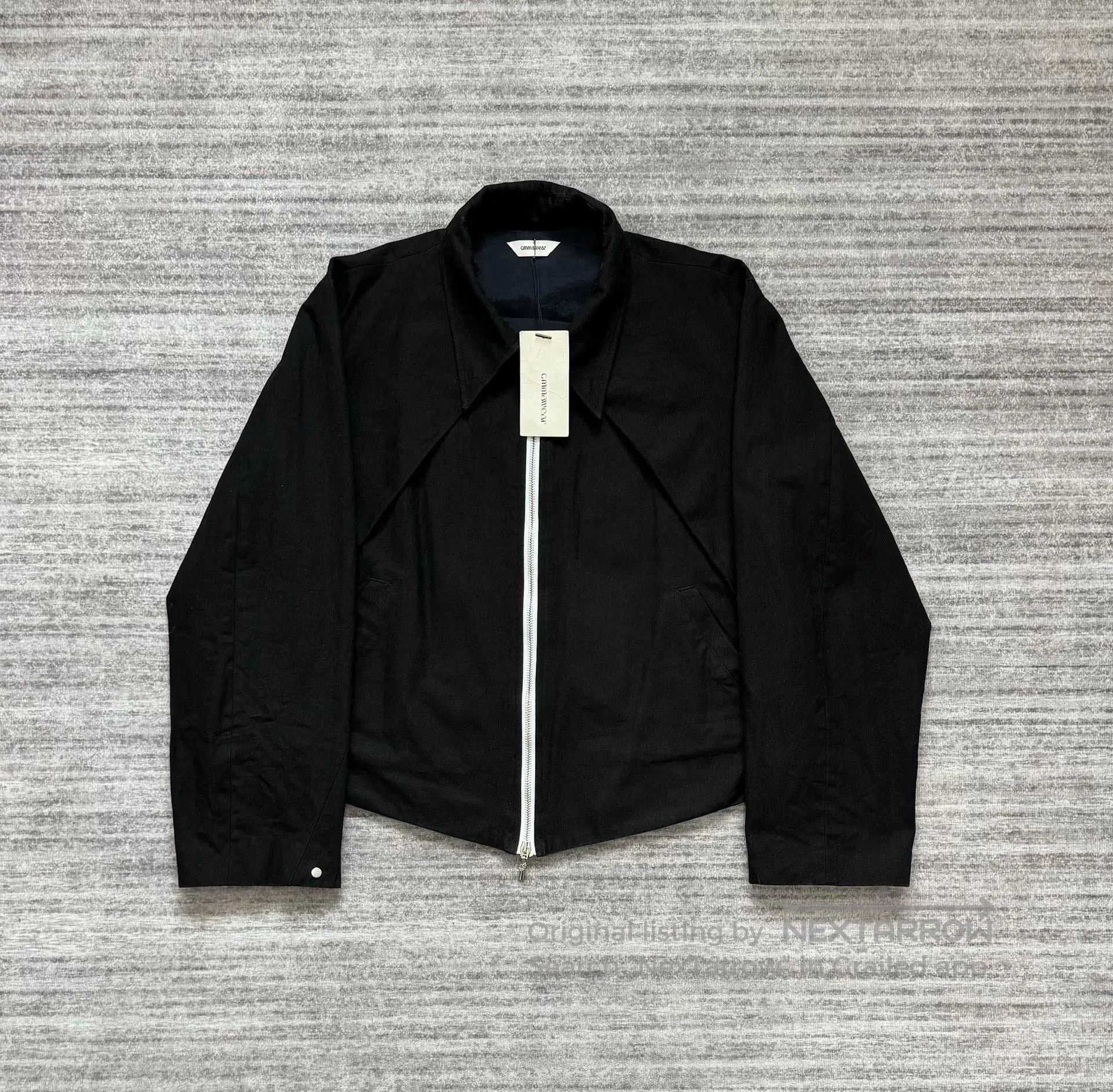 CMMAWEAR crescent cut work jacket with zipper. Size M / US 6-8 / IT 42-44 - 1 Thumbnail