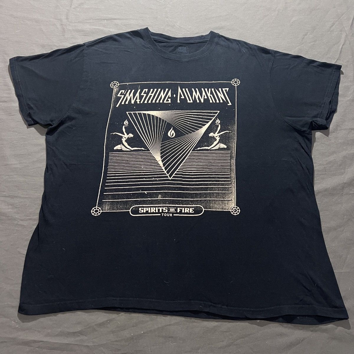 Band Tees 2022 Smashing Pumpkins Spirits On Fire Tour Tee 2XL Size US XXL / EU 58 / 5 - 2 Thumbnail