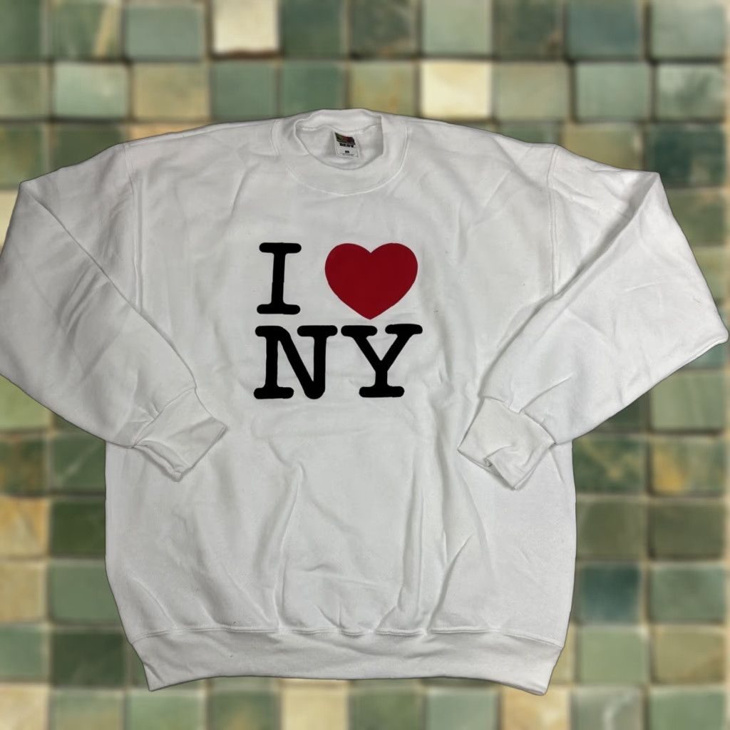 Fruit Of The Loom VINTAGE Fruit Of The Loom Best I Love Heart NY Pullover Crewneck L White 90s Mens Sweatshirt Size US L / EU 52-54 / 3 - 1 Thumbnail