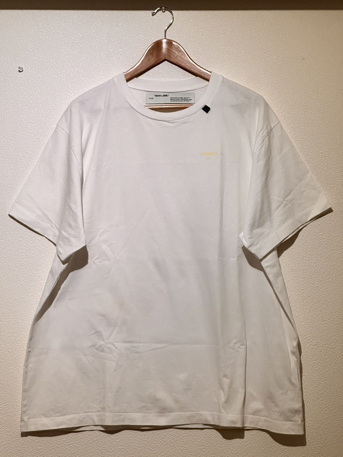 Off-White Acrylic Arrow Tee Size US M / EU 48-50 / 2 - 3 Thumbnail