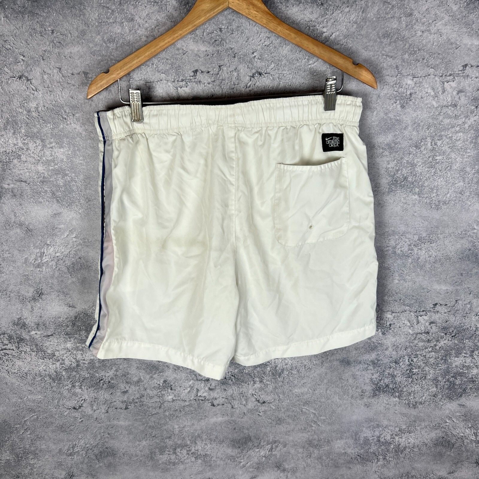 Nike Nike Shorts Men's Size L White ` Size US 34 / EU 50 - 5 Thumbnail