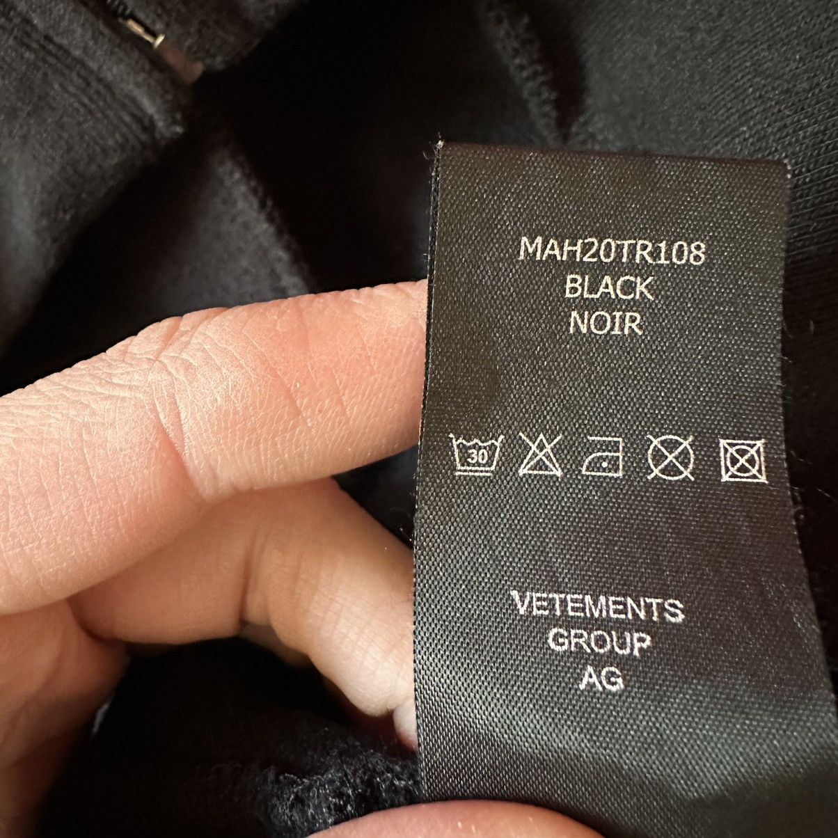 Vetements Vetements Runway Hocus Pocus Upside Down Zip Up Hoodie AW19 Size US XS / EU 42 / 0 - 12 Thumbnail