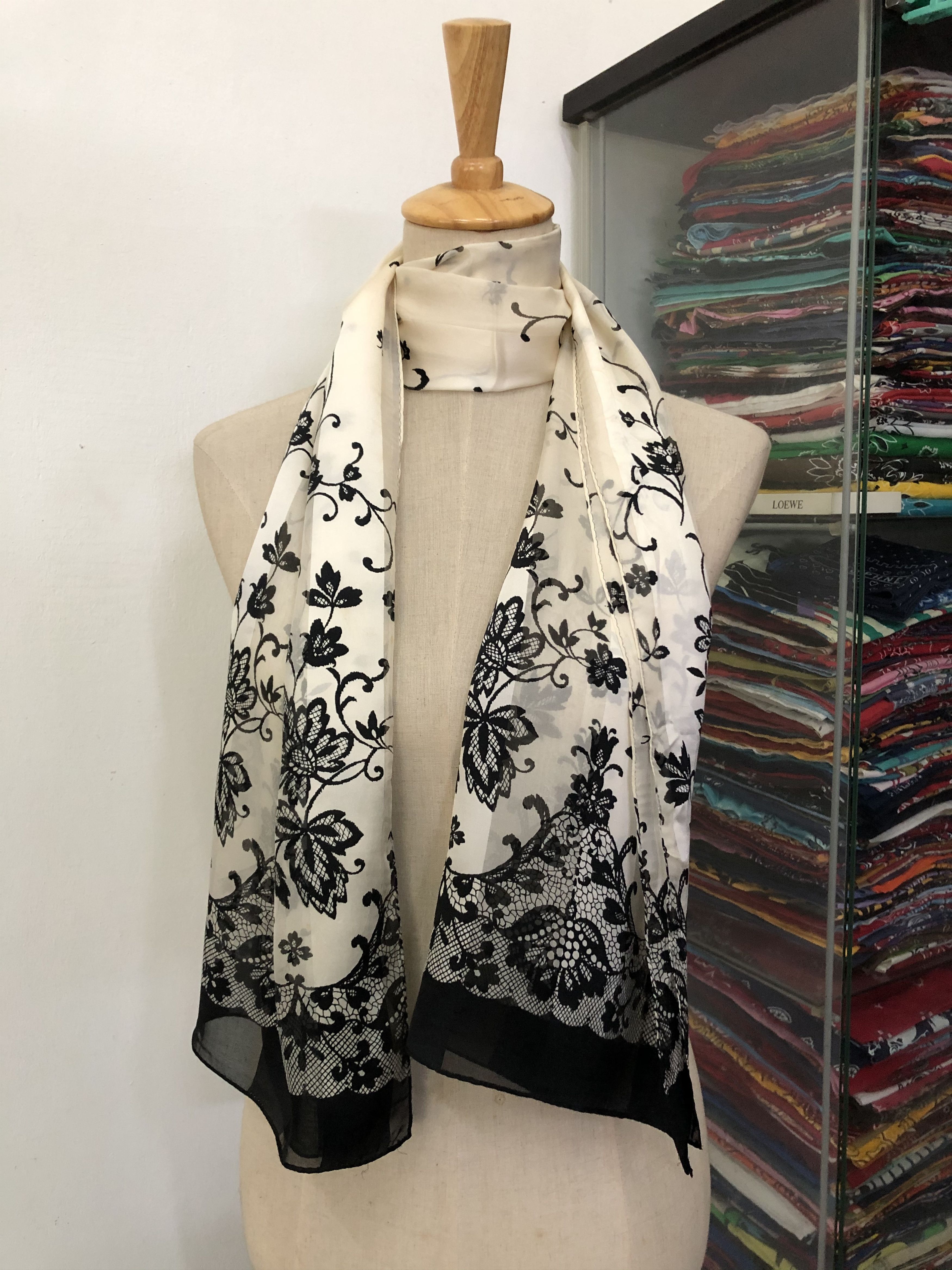 Vintage Vintage Silk Scarf Size ONE SIZE - 1 Thumbnail