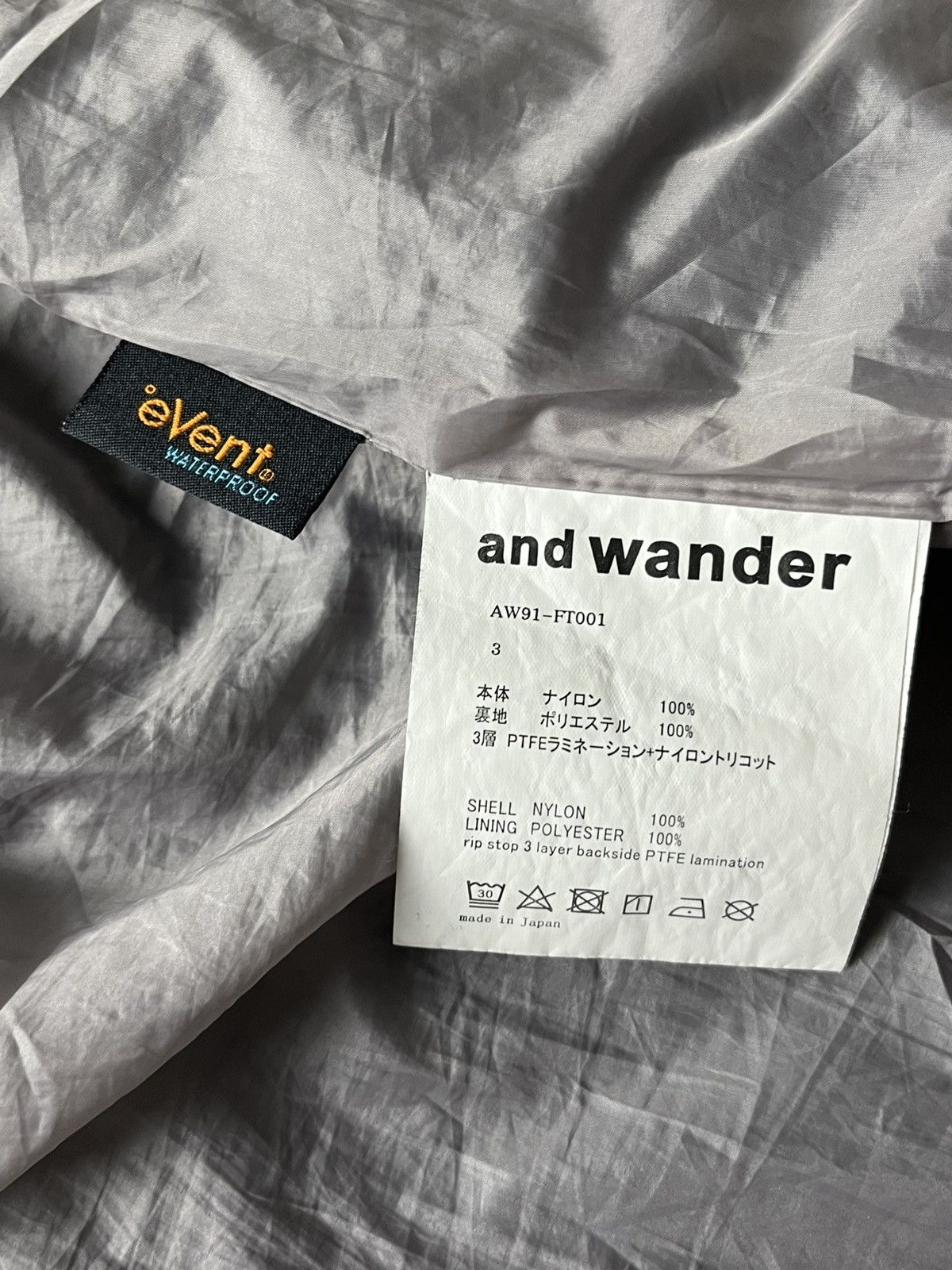 And Wander And Wander - AW/19 Event Dropping Pocket Rain Jacket Size US L / EU 52-54 / 3 - 15 Thumbnail