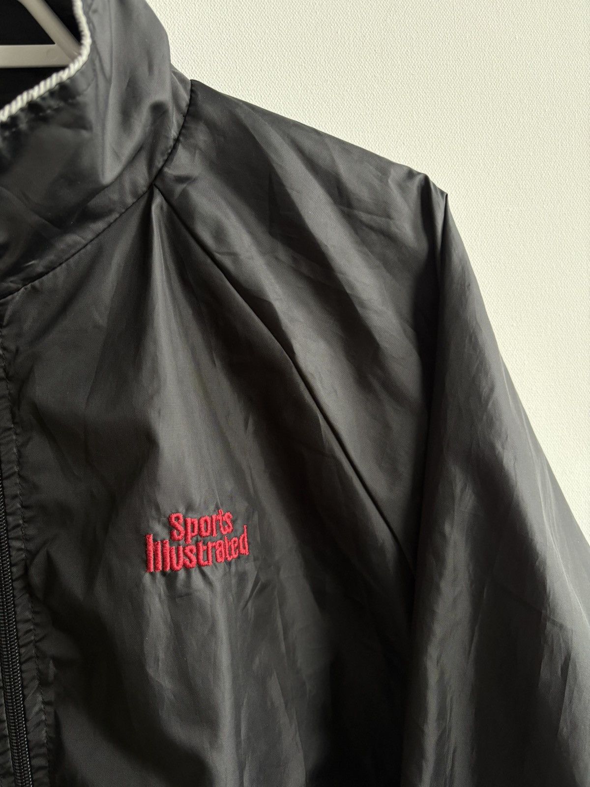 Vintage Vintage Streetwear Sports Illustrated Windbreaker Jacket Size US XL / EU 56 / 4 - 2 Thumbnail
