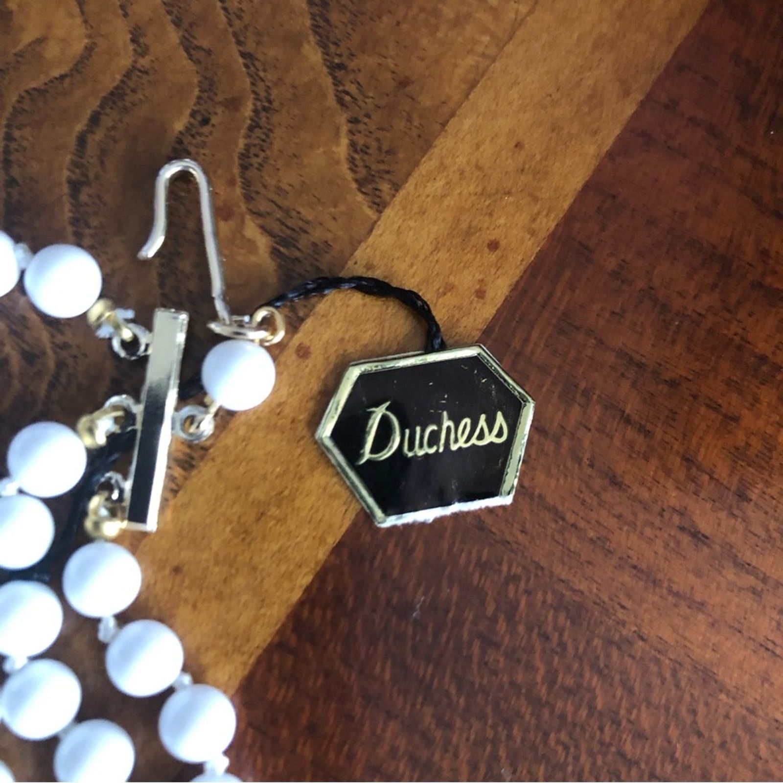 Vintage Vintage 60s white Duchess triple strand pearl necklace NWT Size ONE SIZE - 10 Thumbnail