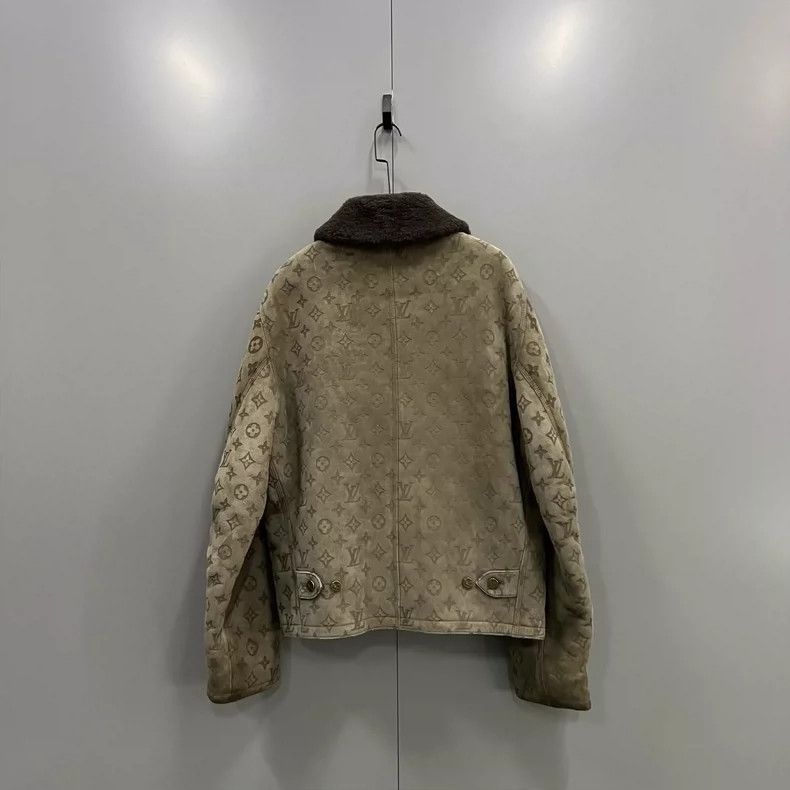 Louis Vuitton LOUIS VUITTON Old-print embossed fur one-piece jacket 2504- Size US L / EU 52-54 / 3 - 2 Thumbnail