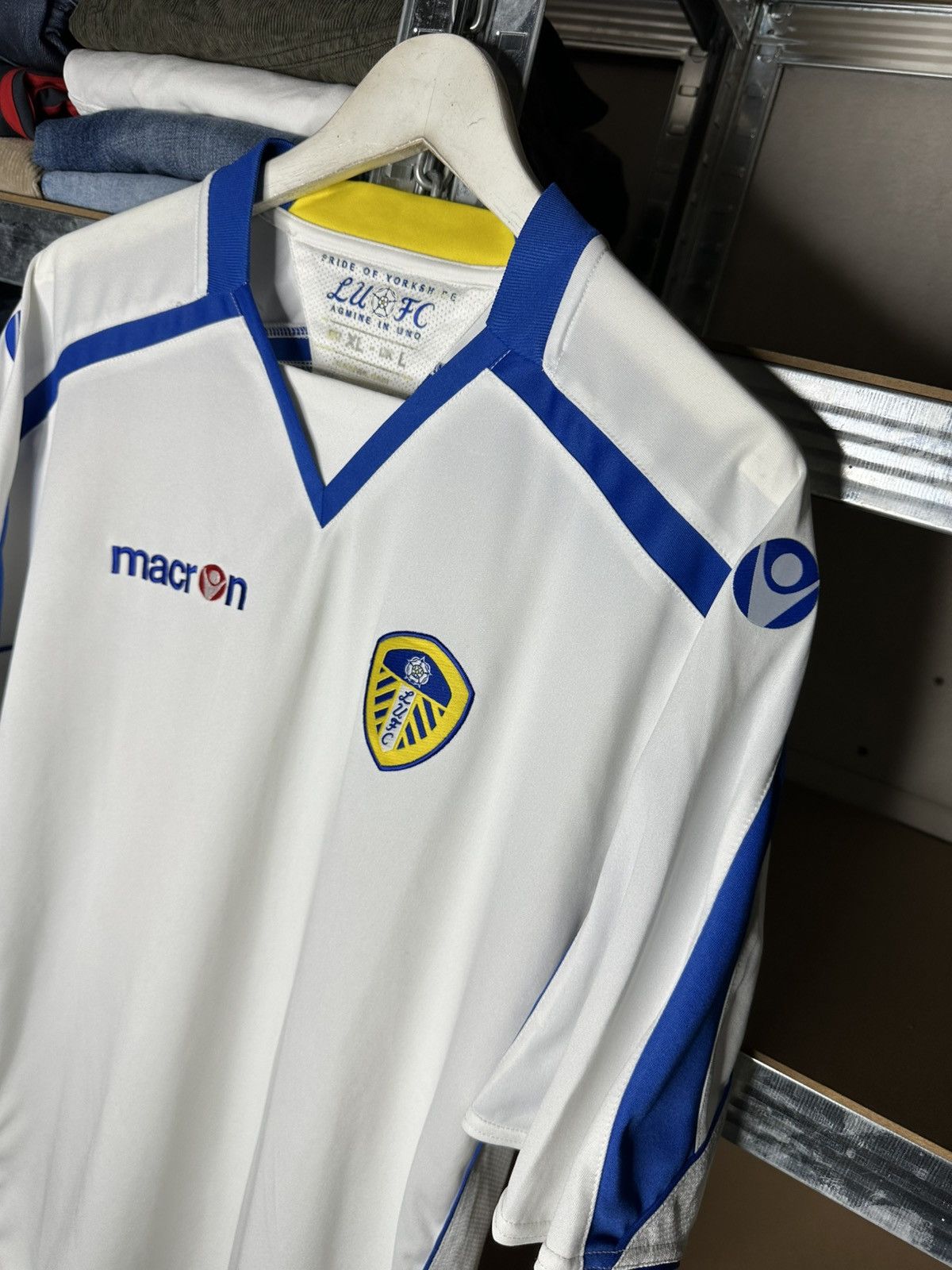 Macron LEEDS UNITED LUFC 2008/09 FOOTBALL SHIRT JERSEY MACRON L-XL Size US XL / EU 56 / 4 - 3 Thumbnail