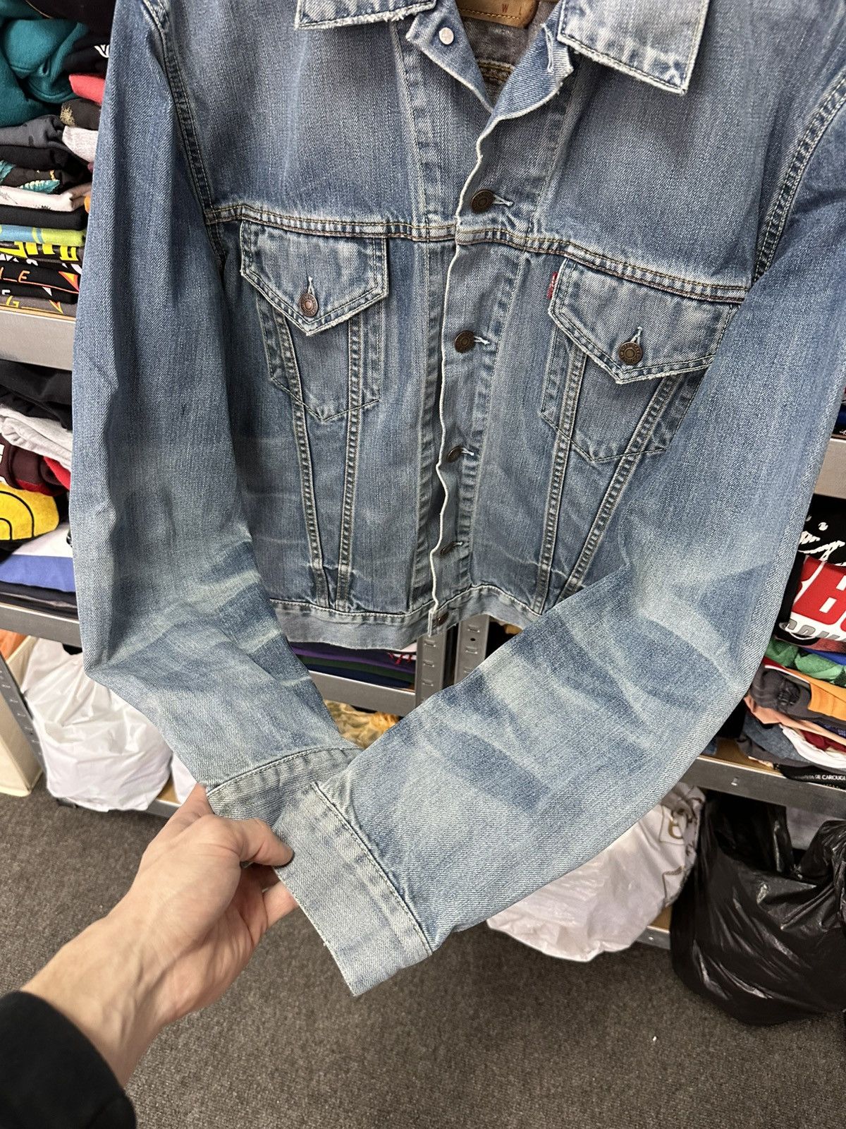 Levi's Vintage Clothing Vintage Levi’s Denim Jacket Washed Blue Trucker 90s Hype Size US XL / EU 56 / 4 - 20 Thumbnail
