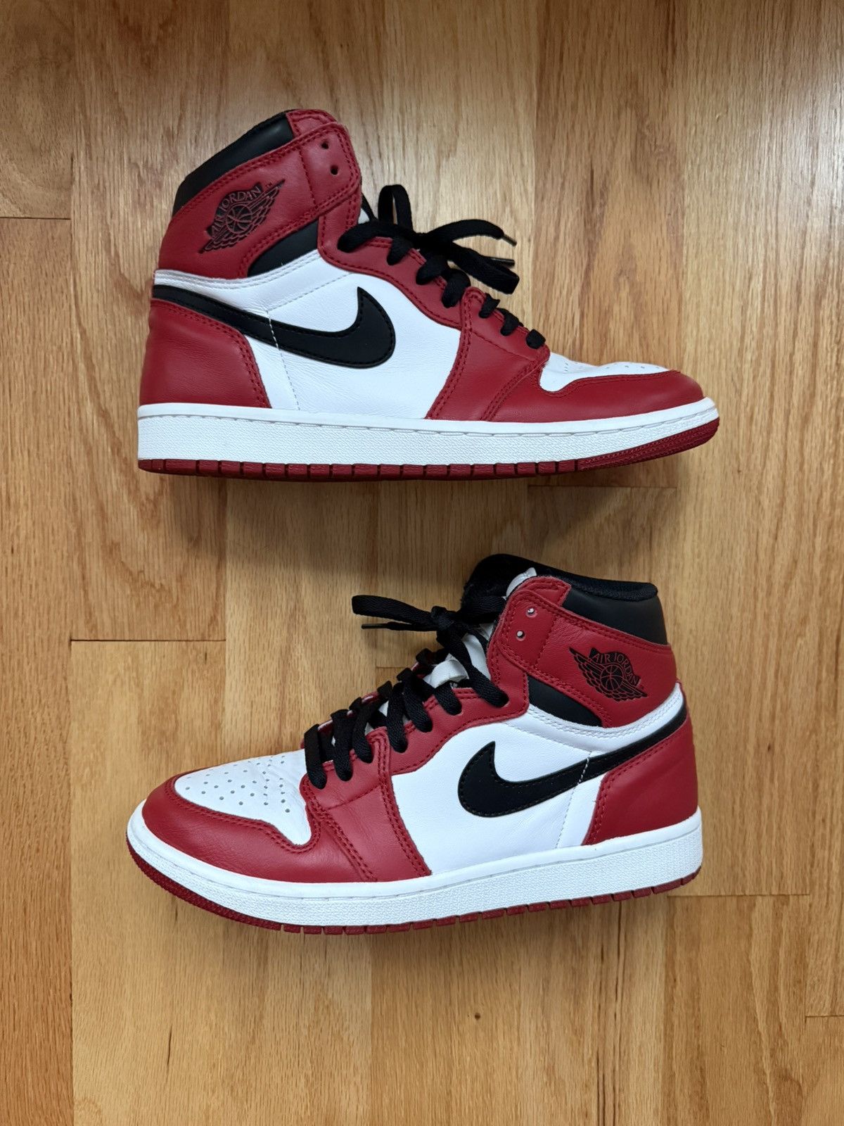 Jordan Brand × Nike Air Jordan 1 High chicago 2015 (size 8.5) Size US 8.5 / EU 41-42 - 2 Thumbnail