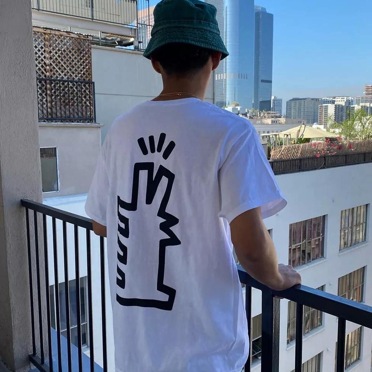 Keith Haring Keith Haring Radiant Baby Graphic Tee – Size Large Size US L / EU 52-54 / 3 - 5 Thumbnail