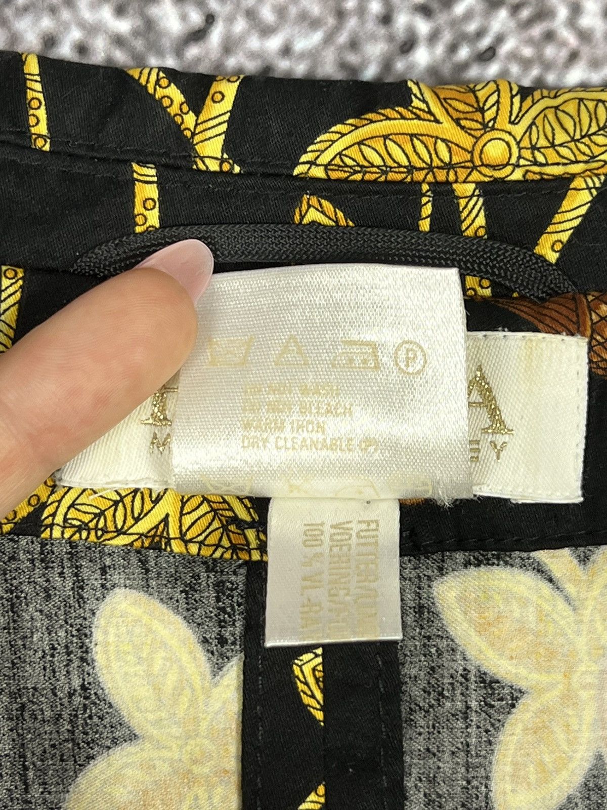 Escada Escada Aztec Vintage Black/Golden royal pattern blazer Size L / US 10 / IT 46 - 17 Thumbnail