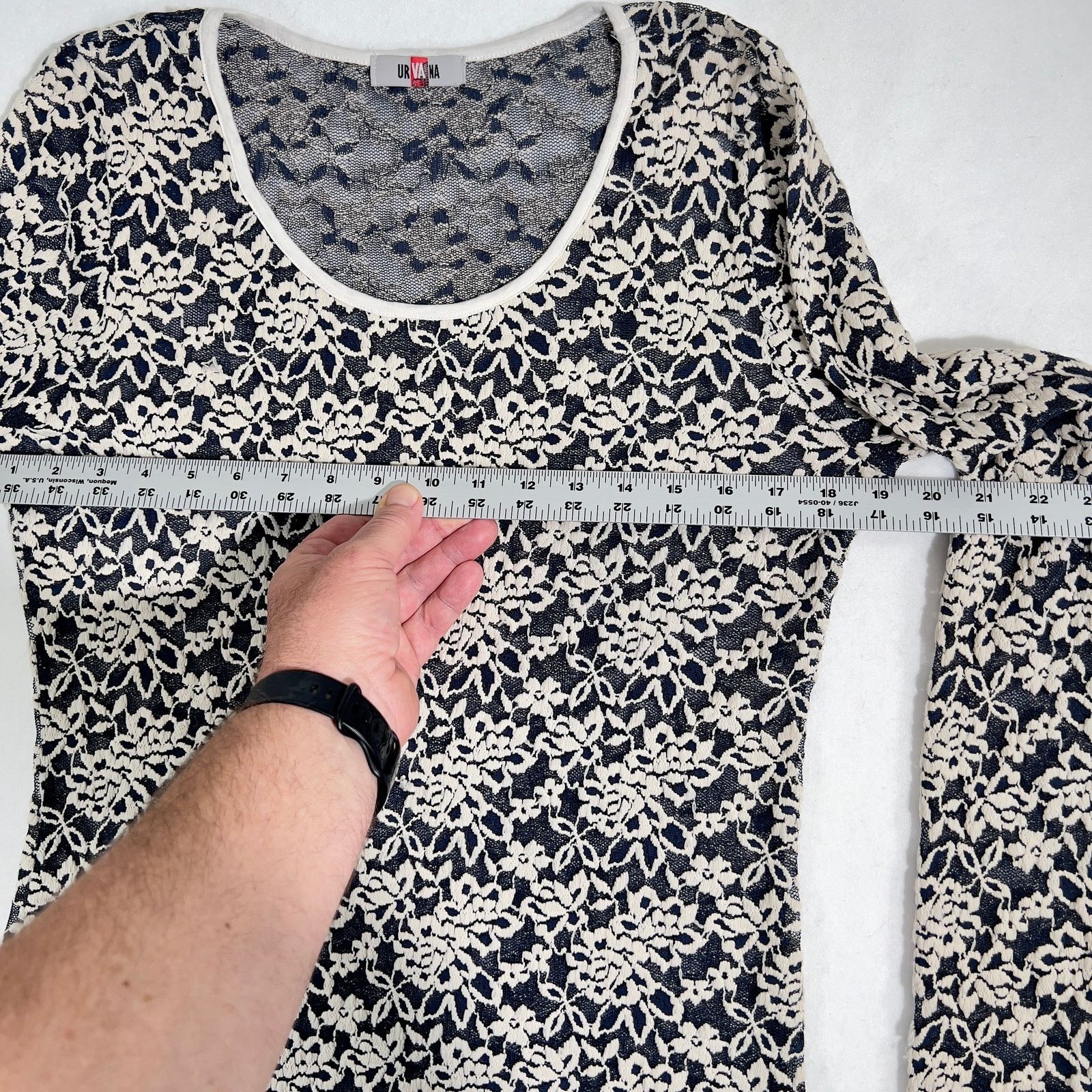 Other Urvana Blouse White Floral Black Lace Scalloped Hem Cuffs Size ONE SIZE - 4 Thumbnail
