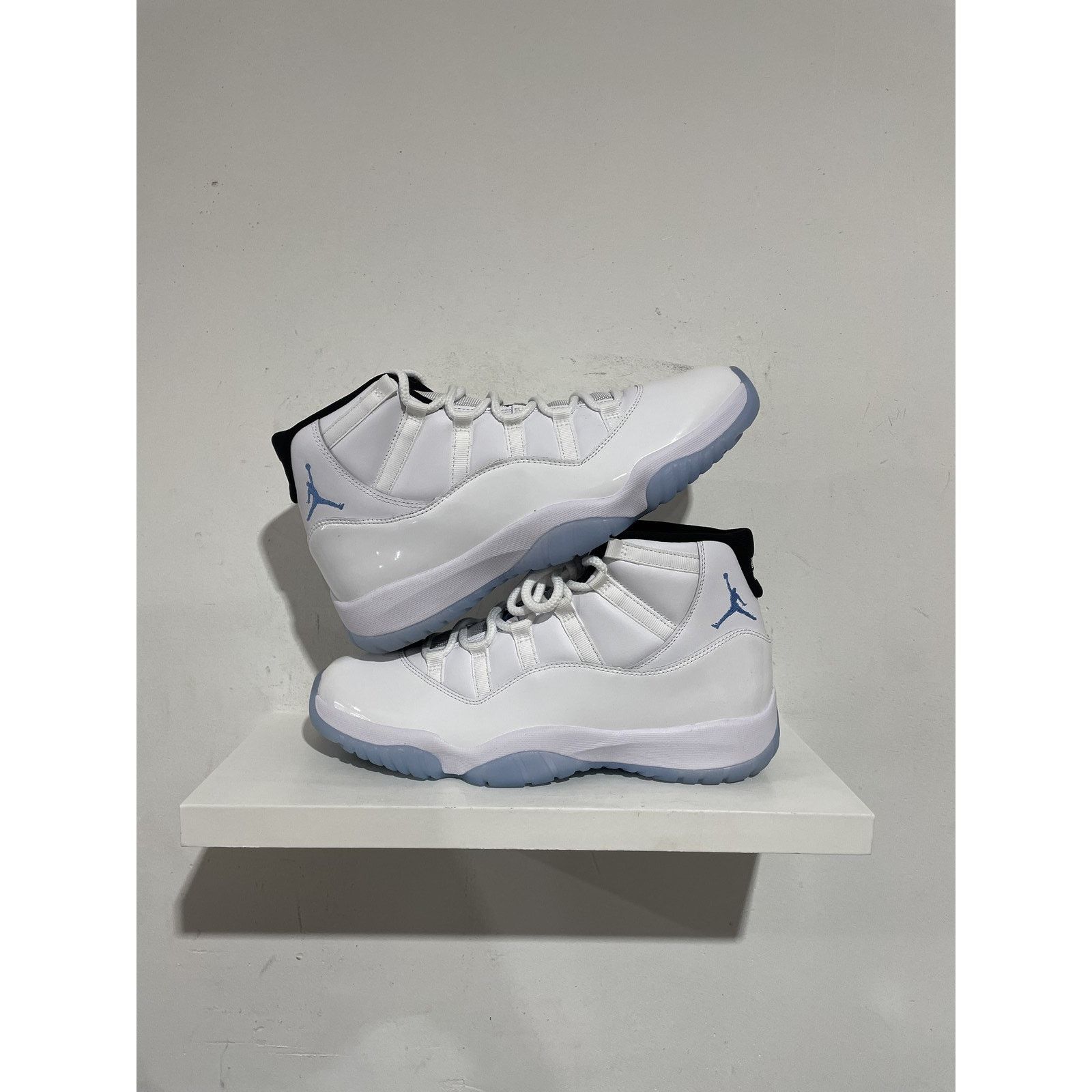 Jordan Brand NIKE JORDAN 11 LEGEND BLUE SIZE 11.5 NEW Size US 11.5 / EU 44-45 - 1 Thumbnail