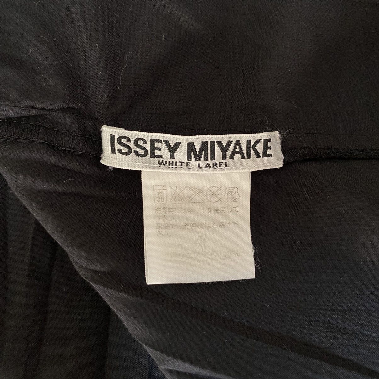 Issey Miyake ISSEY MIYAKE Black Pleated Oversized Dress Shirt Size XS / US 0-2 / IT 36-38 - 15 Thumbnail