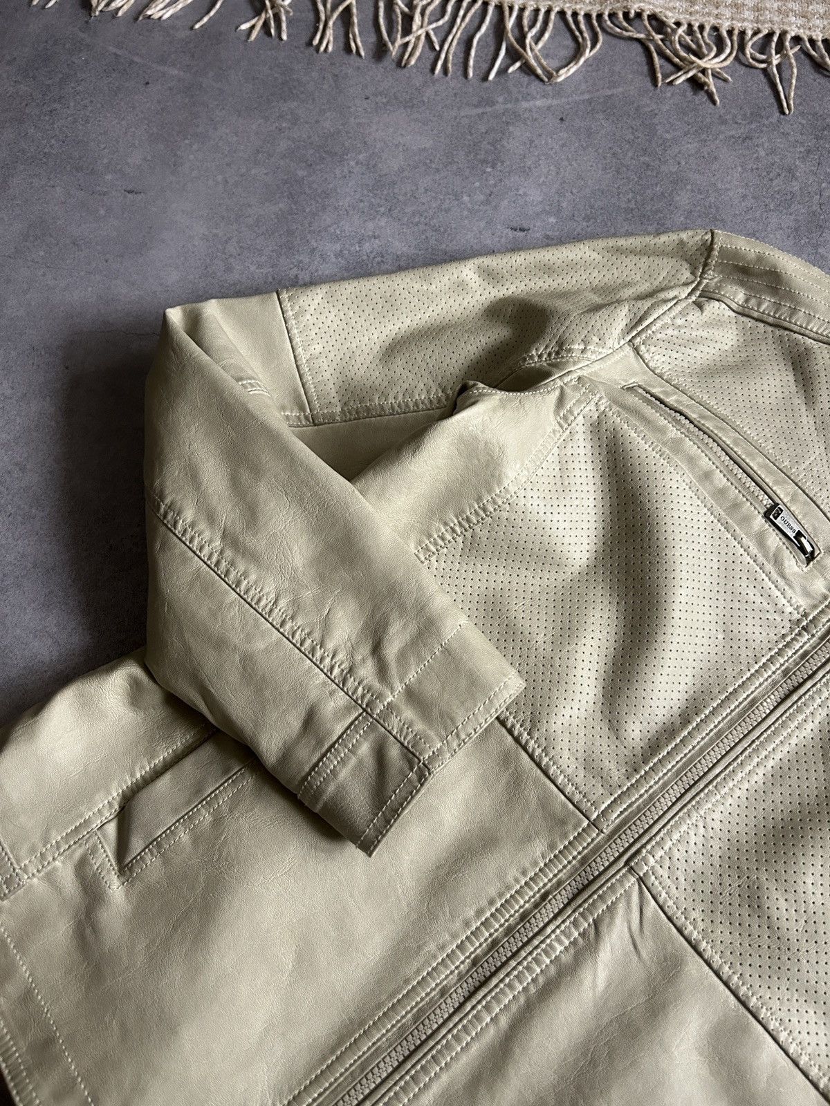 Guess Guess white biker leather jacket mens y2k avant-garden Size US M / EU 48-50 / 2 - 5 Thumbnail