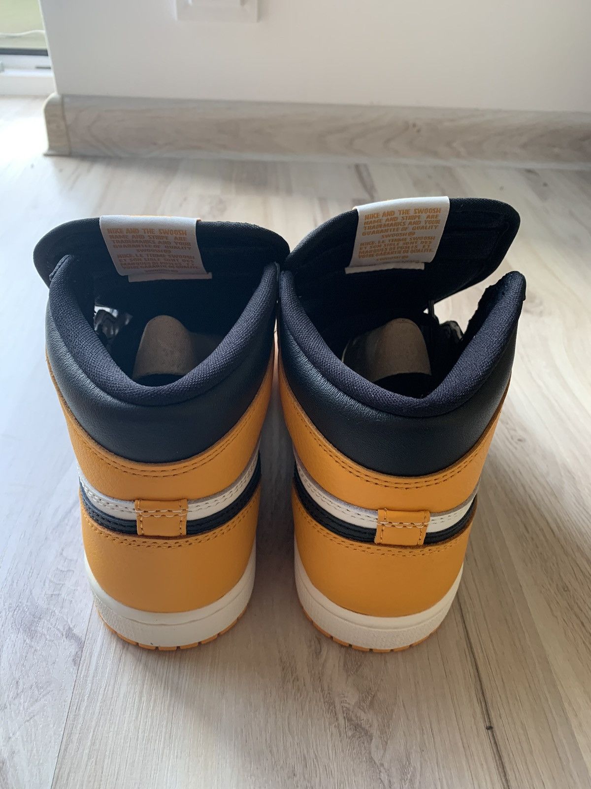 Nike Air Jordan 1 Retro High TAXI Yellow Toe Size US 5.5 / IT 35.5 - 5 Thumbnail