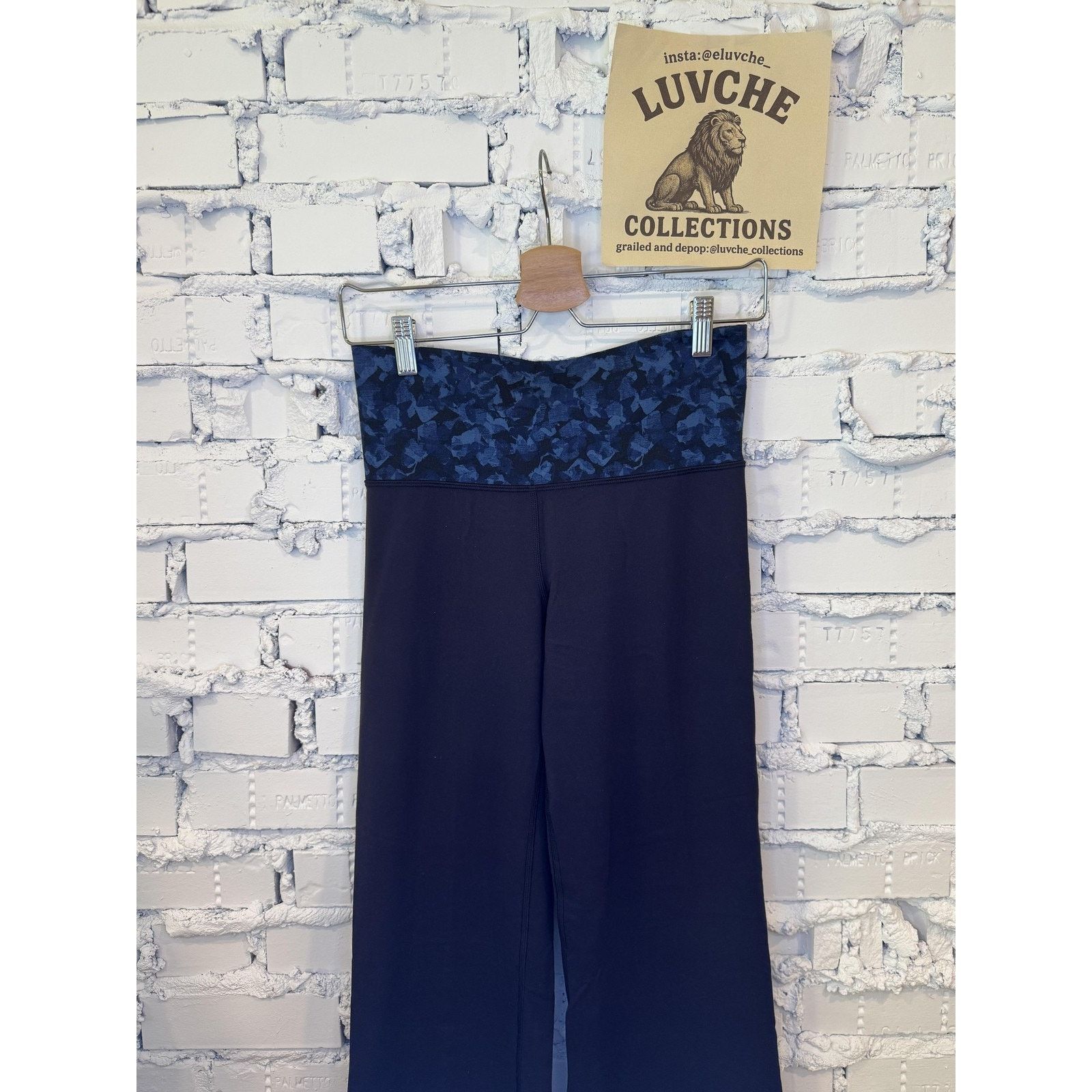 Lululemon Lululemon Womens 6 Tall Blue Groove Flare Yoga Pants Size 27" / US 4 / IT 40 - 1 Thumbnail