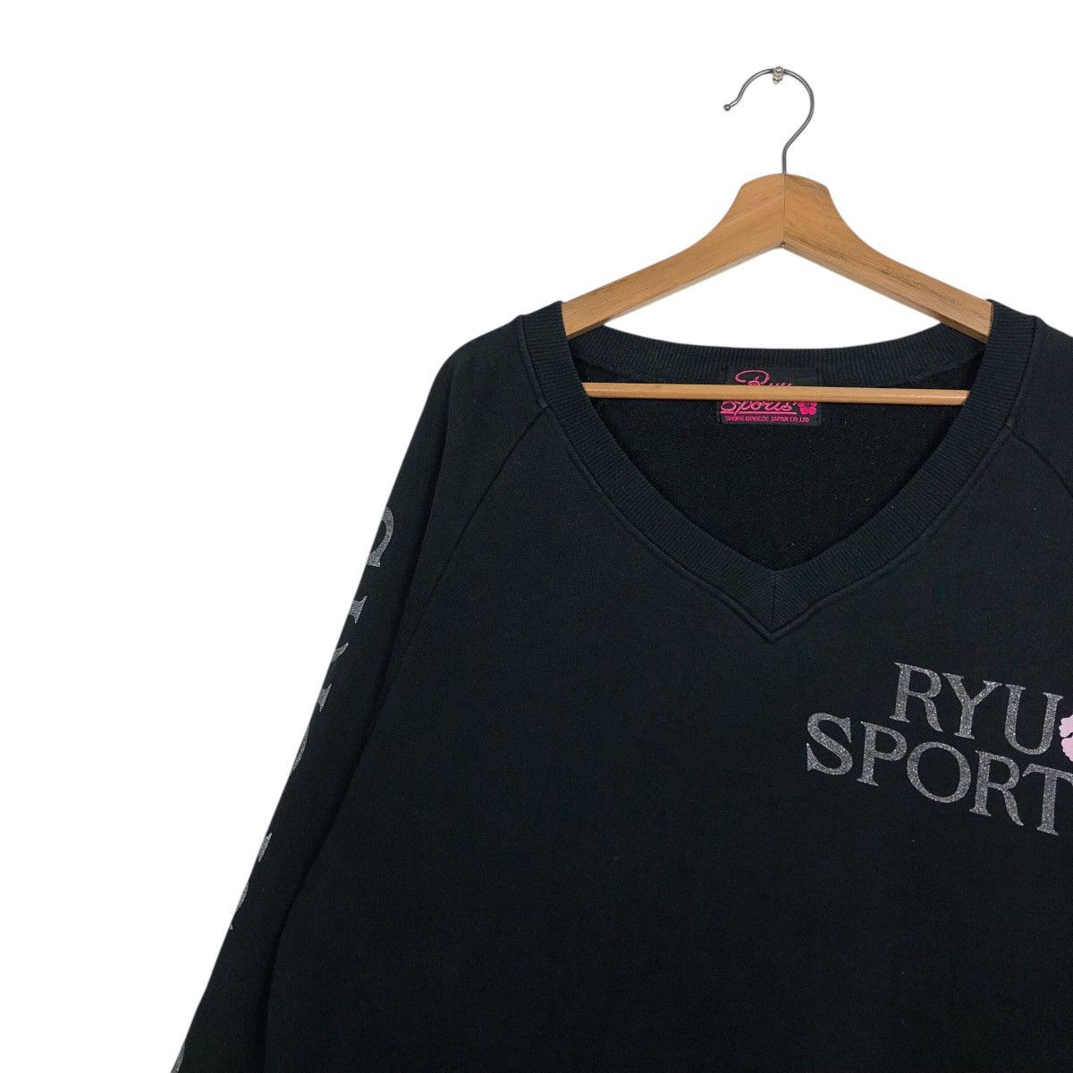 Japanese Brand RYU Sports Floral Crest V-Neck Sweat Obscure Japanese Label Size US M / EU 48-50 / 2 - 8 Thumbnail