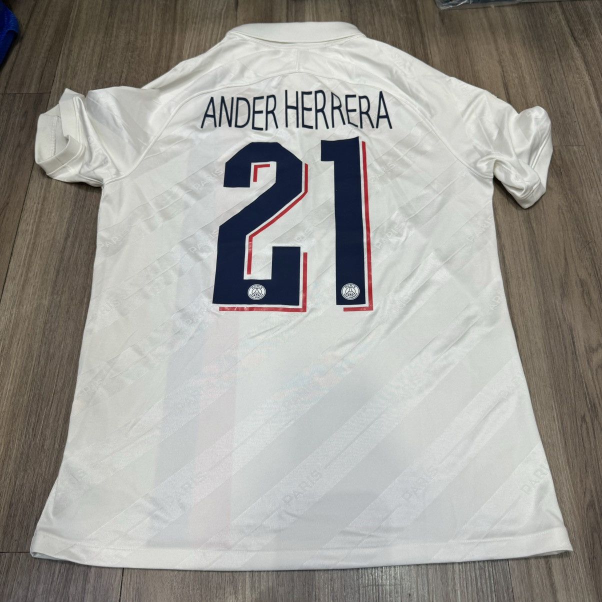 Nike PSG 19/20 C/L away shirt #21 Ander Herrera Size US M / EU 48-50 / 2 - 2 Thumbnail